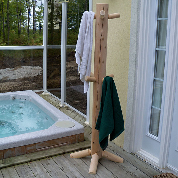 Cedar Log Robe Tree